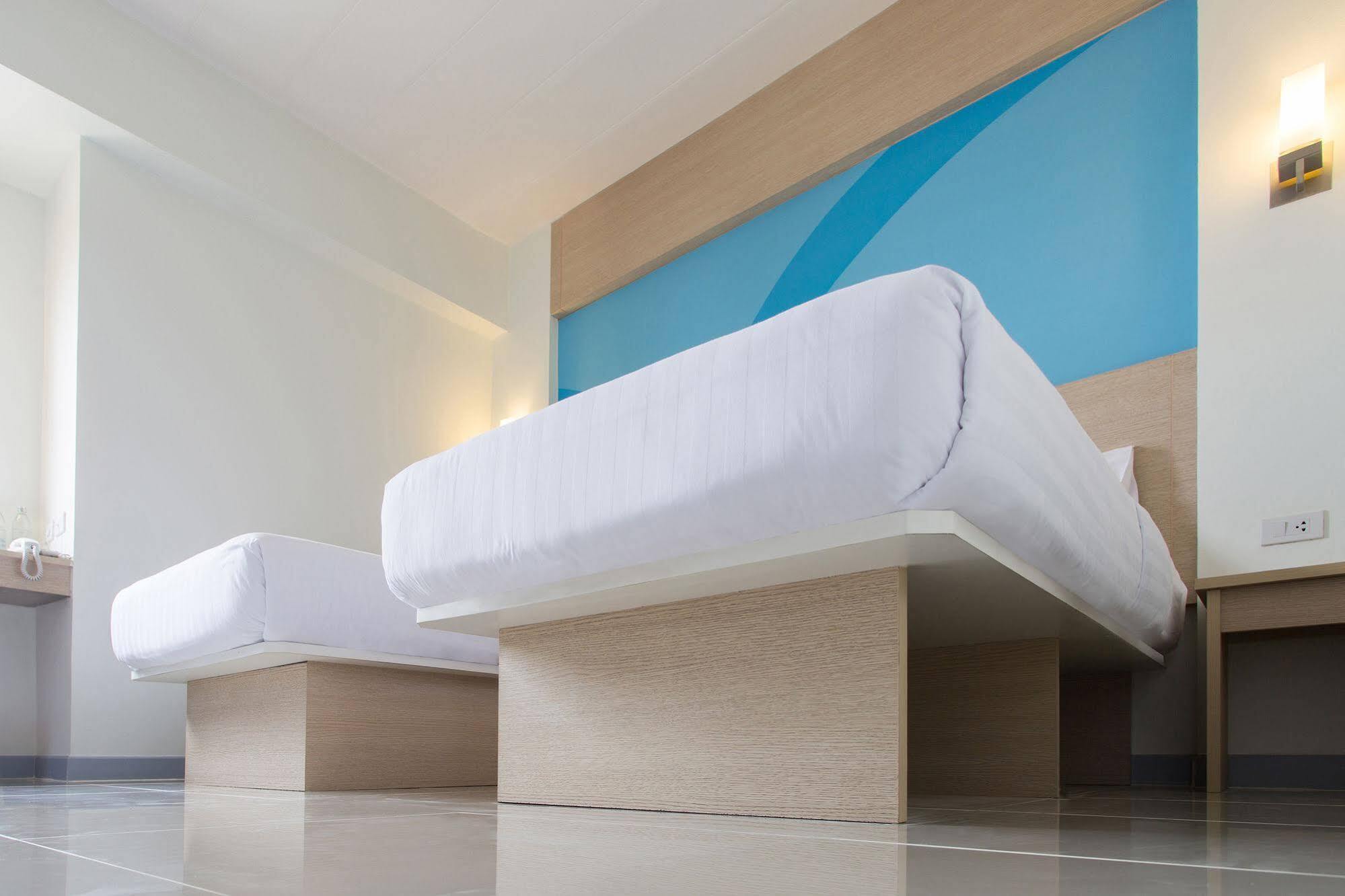 Hop Inn Sakon Nakhon Ngoại thất bức ảnh
